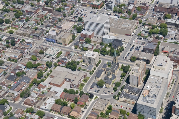 Ariel shot of a downtown Toronto housing community.